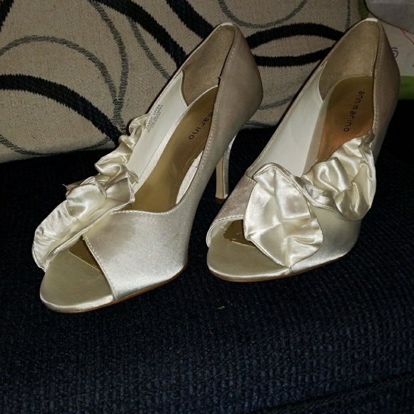 Shoes with cloth shoe bags included - Picture 6 of 6